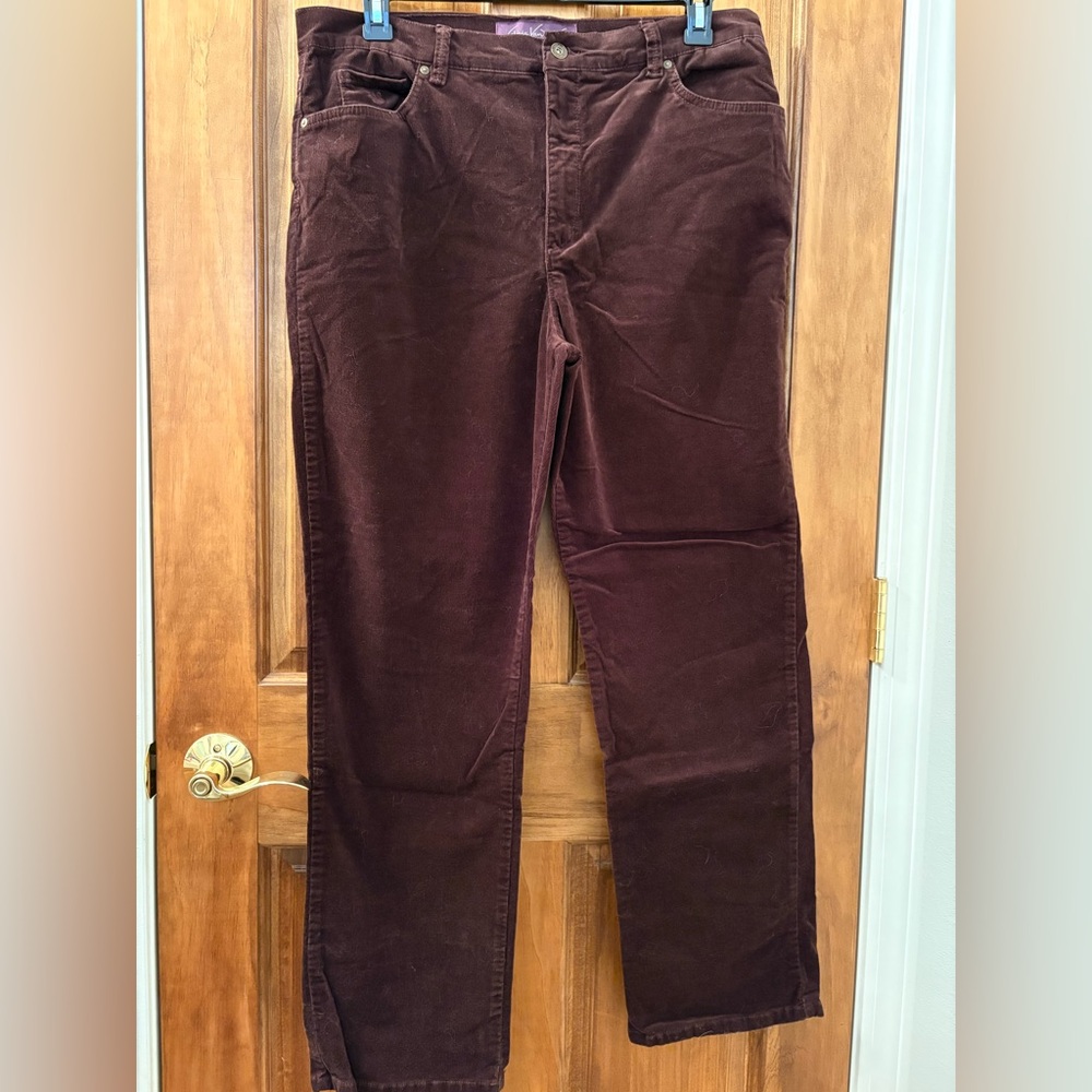 Gloria Vanderbilt Brown Corduroy Jeans Straight-Leg